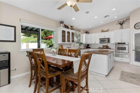 Shadid, Colton, California 92324, Stati Uniti