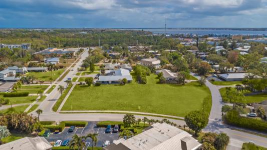 933 & 943 NW Spruce Ridge Drive, Stuart, Florida 34994