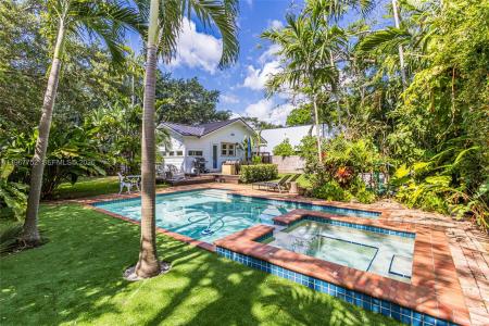 665 NE 120th St, Biscayne Park, Floride 33161, États-Unis