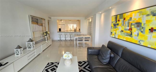 19390 Collins Ave 1223, Sunny Isles Beach, Florida 33160, USA