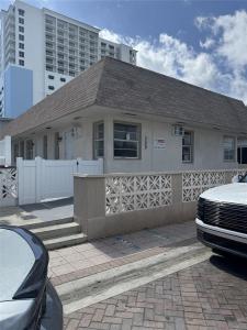 320 Minnesota Street, Hollywood, Florida 33019, USA