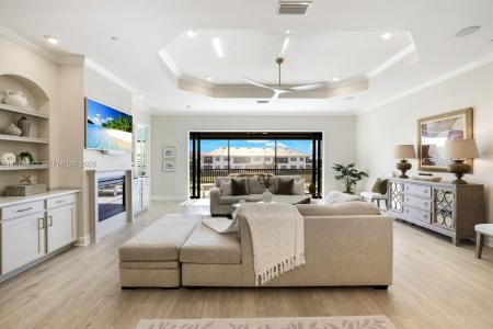 Naples, Florida 34114, USA