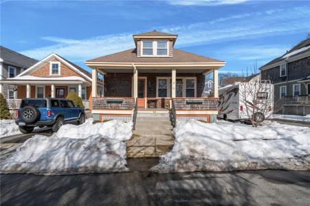 25 Peckham Avenue, Newport, RI 02840, USA