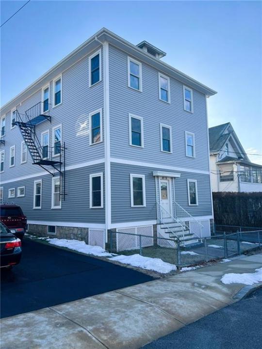 49 Hebert Avenue 2F, Woonsocket, Rhode Island 02895, USA