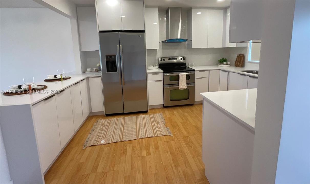 9481 Sunrise Lakes Blvd 302, Sunrise, Florida 33322, Stati Uniti