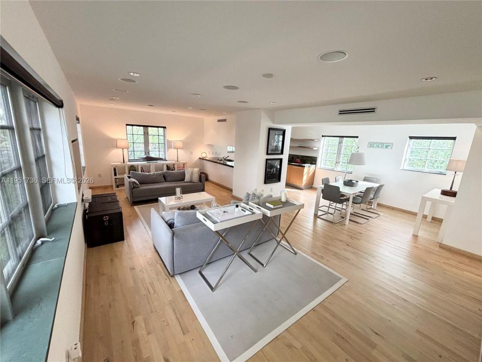 1520 Michigan Ave 1, Miami Beach, Florida 33139, USA