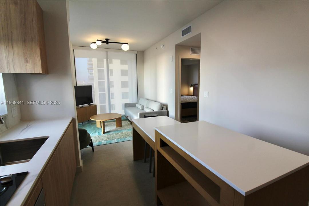 11 NE 6 St 2114, Miami, Floride 33132, États-Unis