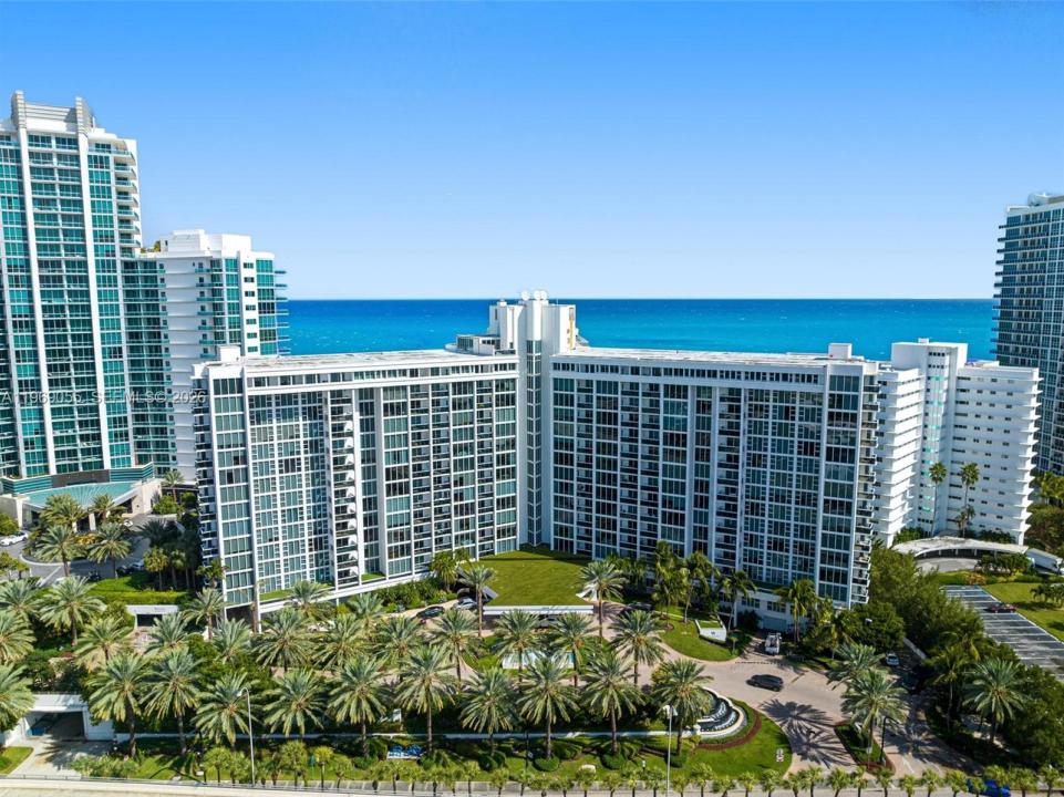 10275 Collins Ave 102, Bal Harbour, Floride 33154, États-Unis