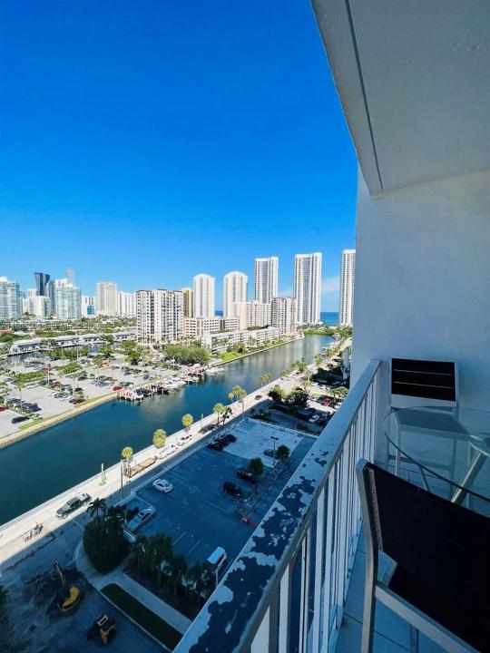 500 Bayview Dr 1417, Sunny Isles Beach, Floride 33160, États-Unis