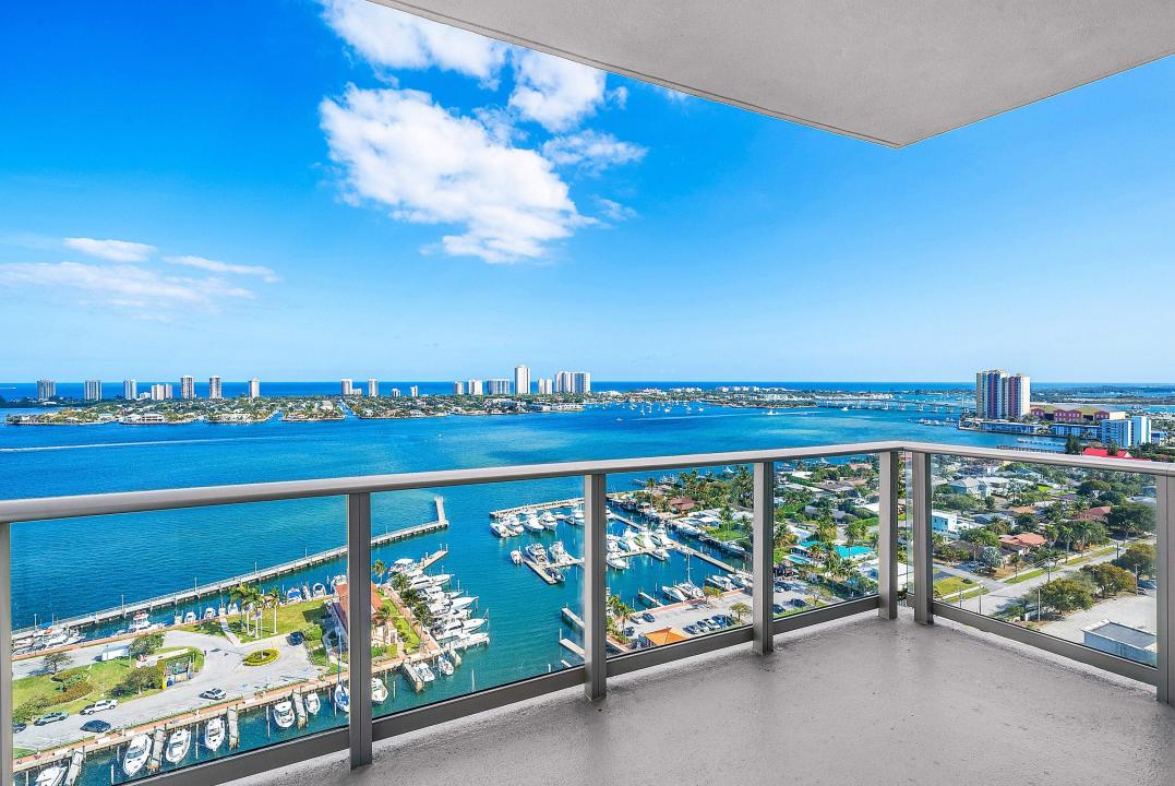 220 Lake Shore Drive 2202, Lake Park, Florida 33403