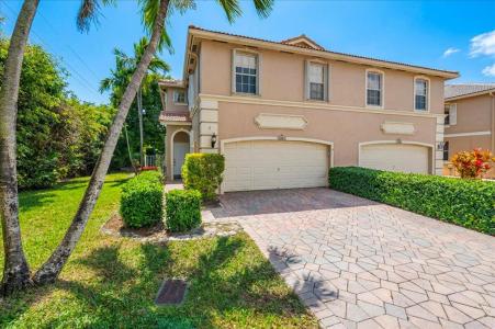 3544 Lakewood Place, Coconut Creek, Florida 33073