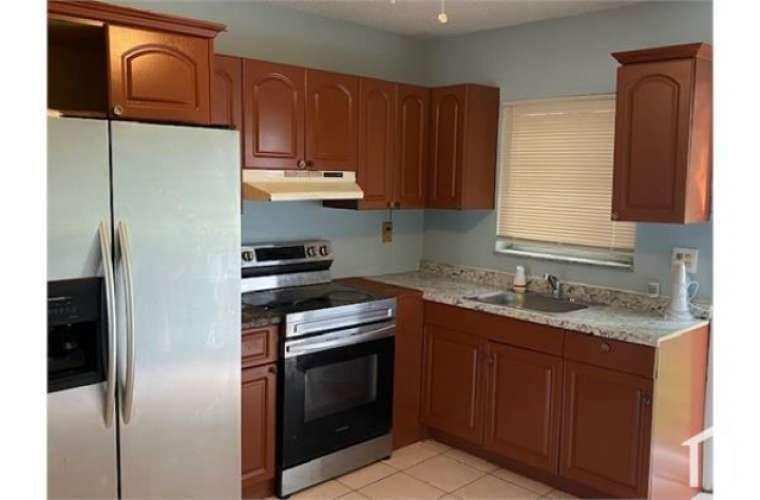 3370 NW 8th Place, Lauderhill, Floride 33311, États-Unis