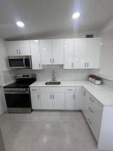 2061 Rutland St, Opa-Locka, Flórida 33054, Estados Unidos