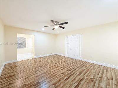 2335 NE 172 Nd 4, North Miami Beach, Florida 33160, USA