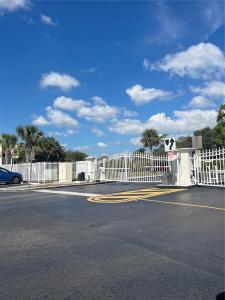 6548 Racquet Club Dr 89, Lauderhill, Florida 33319, USA