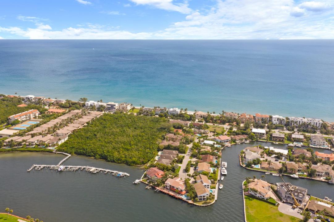 4102 S Ocean Boulevard, Highland Beach, Florida 33487, USA