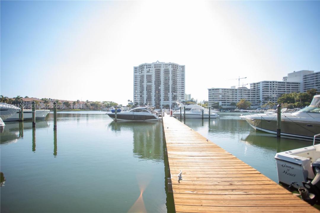 523 Leslie Dr, Hallandale Beach, Floride 33009, États-Unis