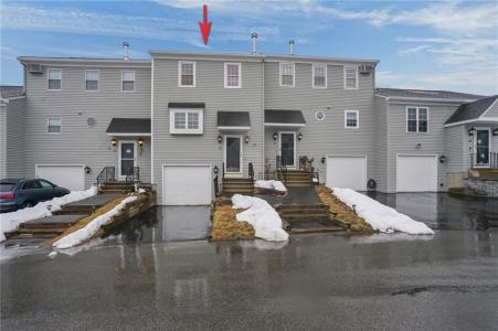 565 Quaker Lane 32, West Warwick, RI 02893, USA