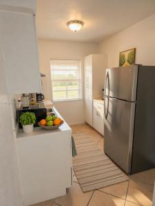 146 NE 1st Ave 1, Dania Beach, Florida 33004, USA