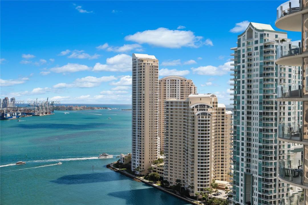300 S Biscayne Blvd T-2602, Miami, Florida 33131, USA