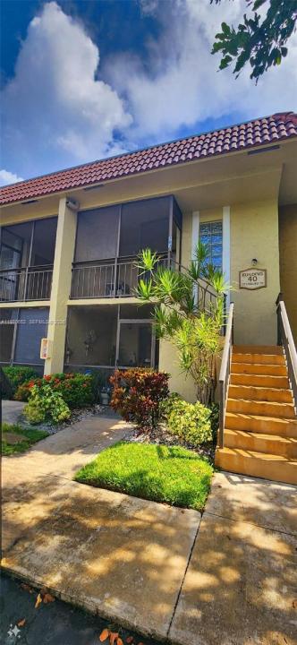 327 Lakeview Dr 103, Weston, Floride 33326, États-Unis
