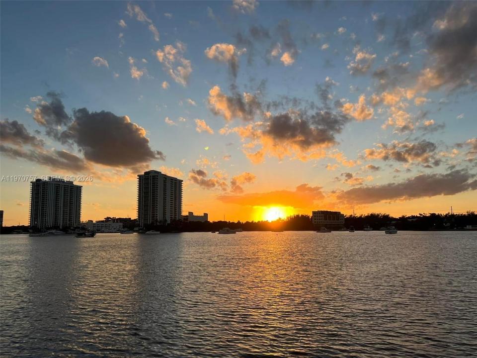 2910 Point East Dr M511, Aventura, Florida 33160, Stati Uniti