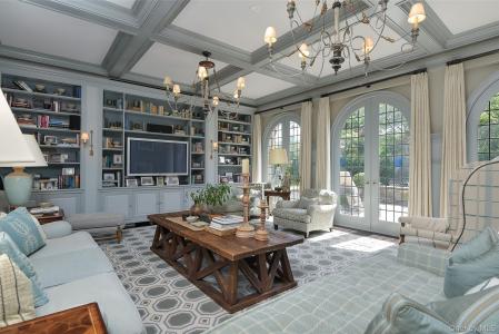 5 Oakledge Road, Eastchester, New York 10708, USA