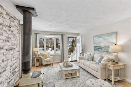 327 Beachwood Drive, Warwick, RI 02818, USA