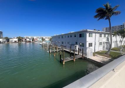 7207 Bay Drive #25, Miami Beach, Florida 33141, USA