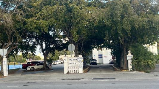 16465 NE 22nd Ave 514, North Miami Beach, Florida 33160, USA