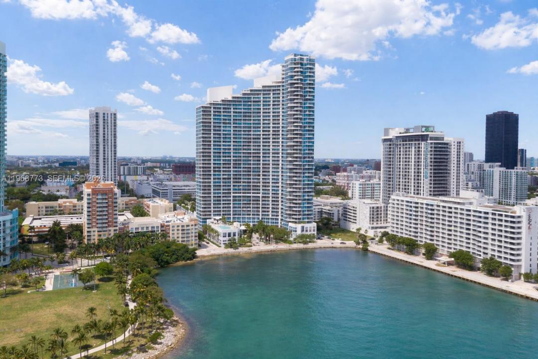 2020 N Bayshore Dr 3102, Miami, Floryda 33137, USA