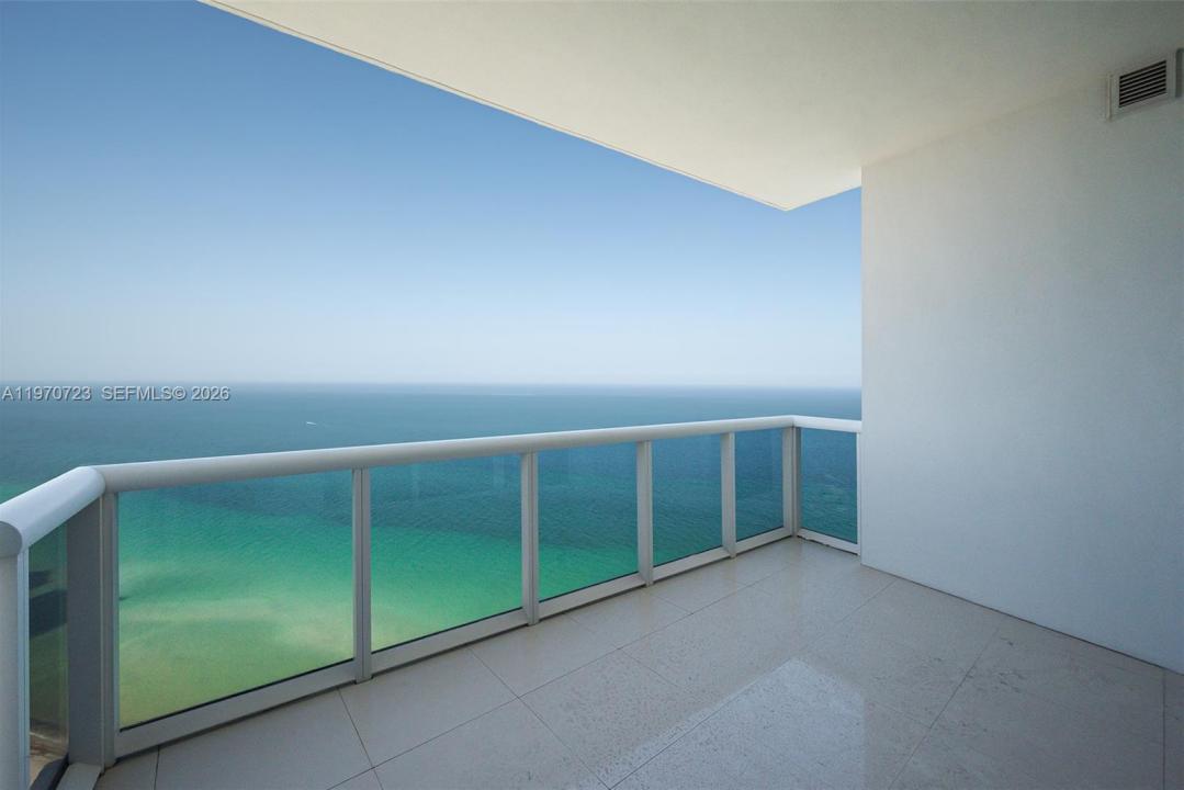 18201 Collins Ave 4808, Sunny Isles Beach, Floryda 33160, USA