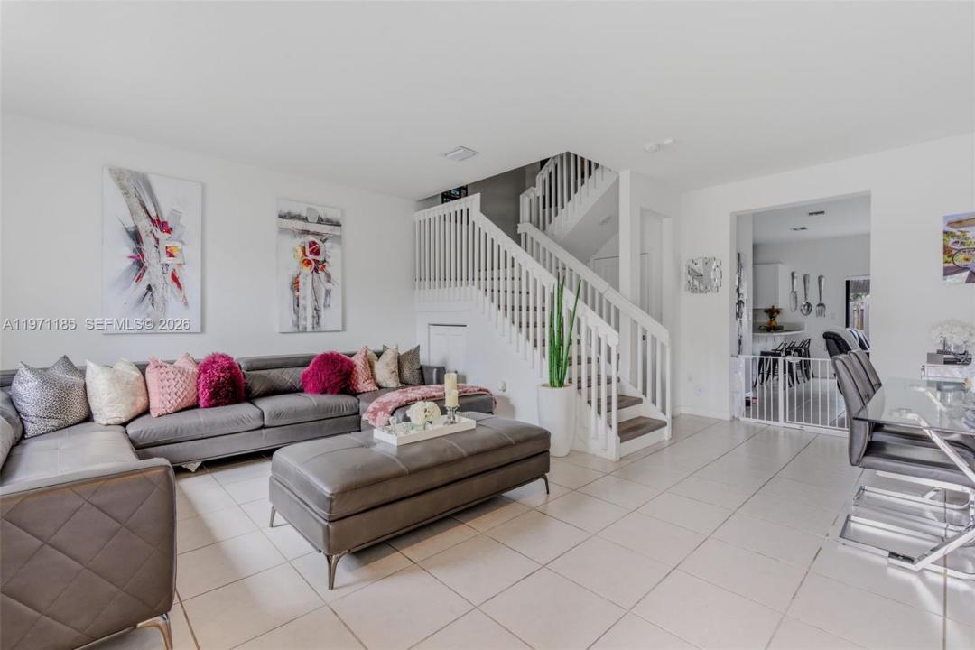 10009 SW 228th Ter ., Miami, Florida 33190, USA