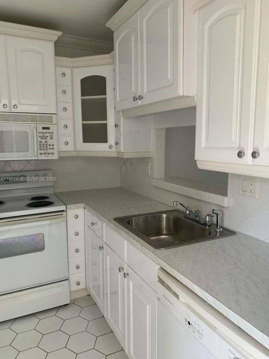 5003 NW 35th St 405, Lauderdale Lakes, Floride 33319, États-Unis