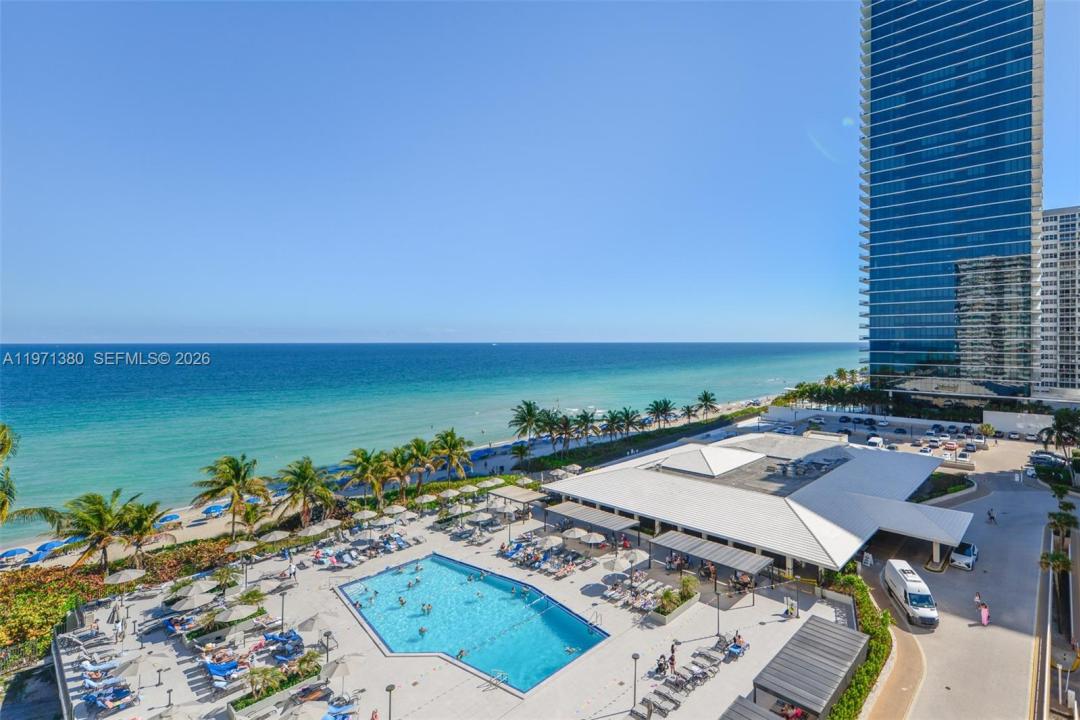 1950 S Ocean Dr 8J, Hallandale Beach, Florida 33009, USA