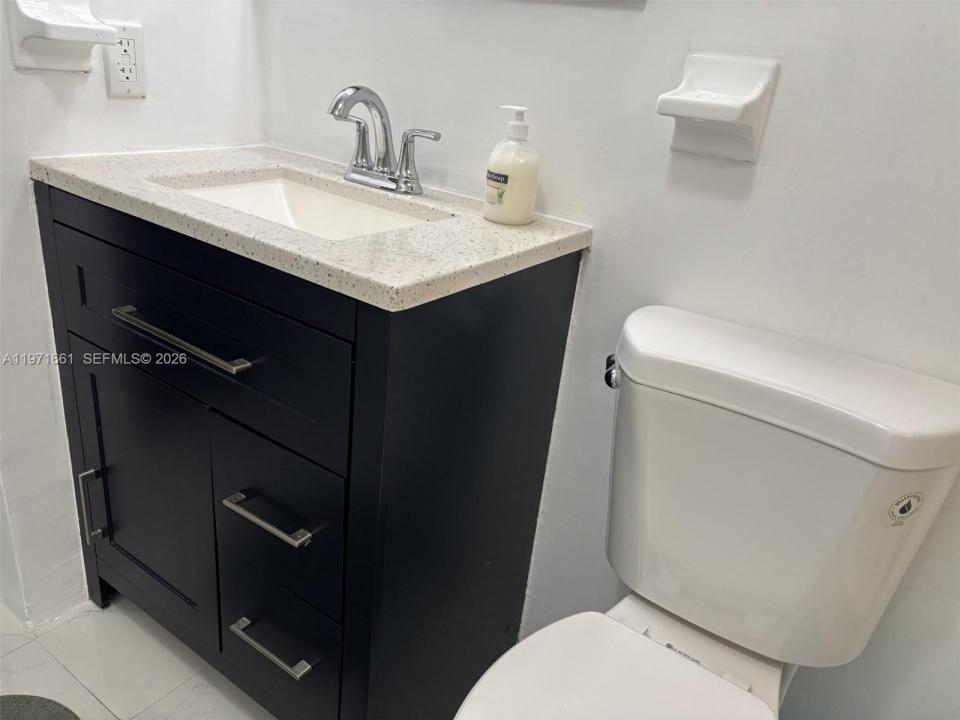 2903 Point East Dr K207, Aventura, Floride 33160, États-Unis