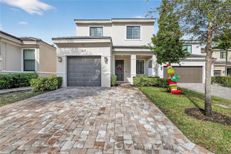 217 NW 36th Ave, Pompano Beach, Florida 33069, USA