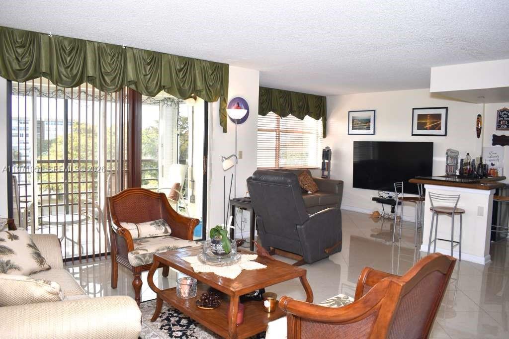 1300 Saint Charles Pl 617, Pembroke Pines, Floride 33026, États-Unis