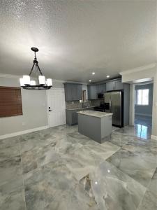 4050 NW 135th Street 16-2, Opa-Locka, Florida 33054, Stati Uniti