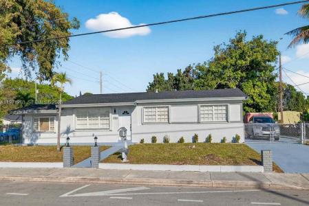 17821 NW 22nd Ave, Miami Gardens, Florida 33056, USA