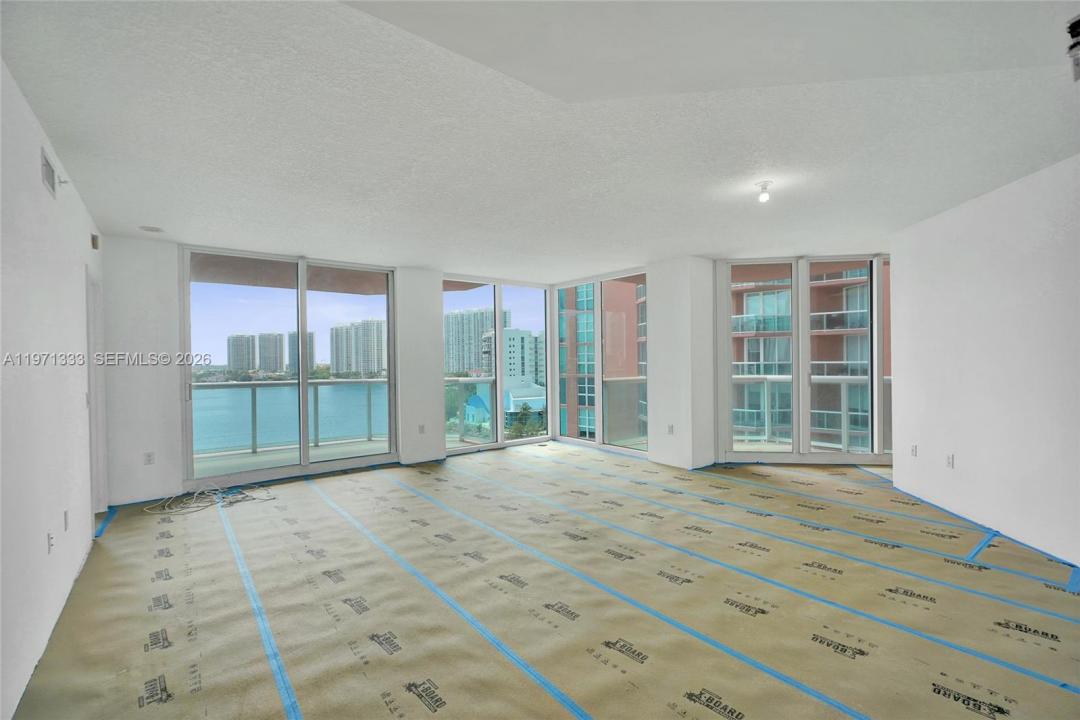 3370 Hidden Bay Dr 1009, Aventura, Floryda 33180, USA