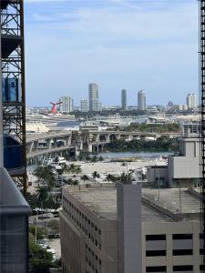 11 NE 6th 1905, Miami, Florida 33132, USA