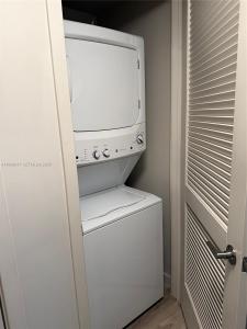 437 SW 4th Avenue 517, Fort Lauderdale, Florida 33315, USA