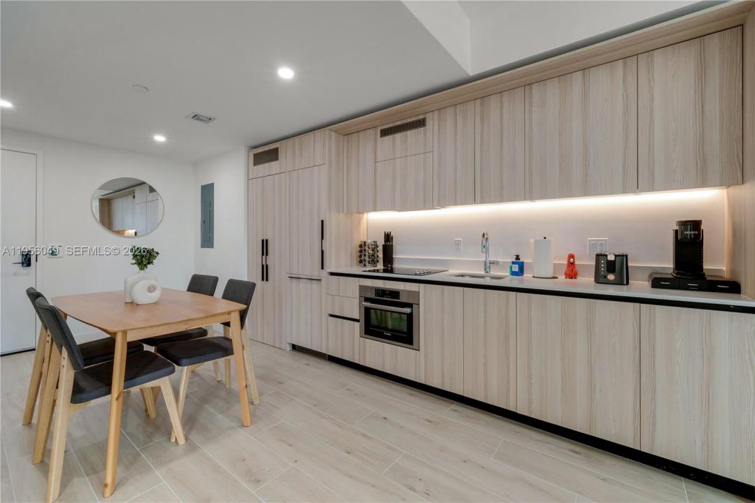 225 N Miami Ave 1707, Miami, Florida 33128, Stati Uniti