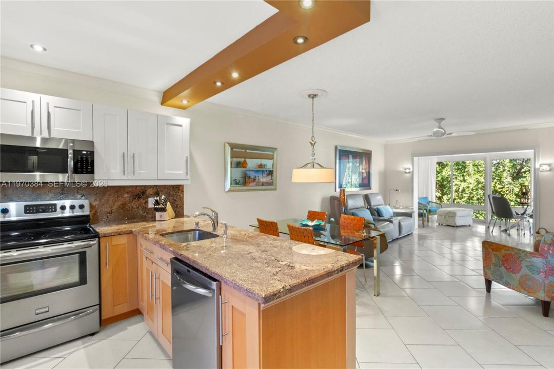 5121 W Oakland Park Blvd 304, Lauderdale Lakes, Flórida 33313, Estados Unidos