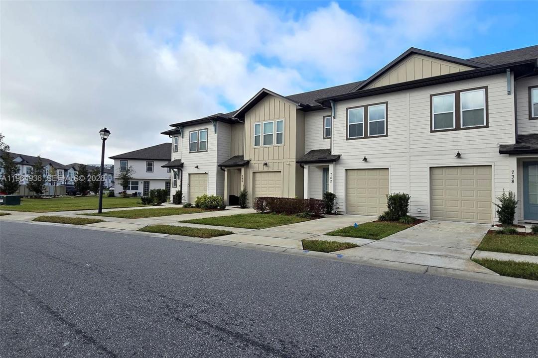 742 Langboat Dr, Davenport, Florida 33896