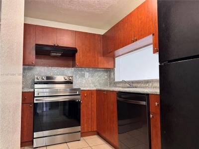 2232 NW 135th Ter, Opa-Locka, Florida 33054, USA