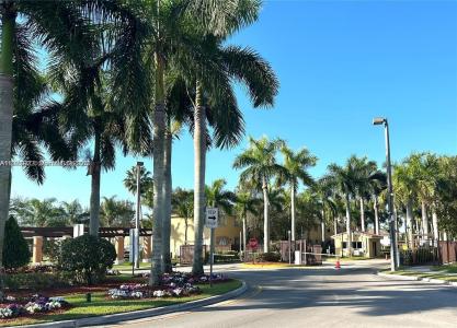 2735 SE 16th Ave 201, Homestead, Florida 33035, USA