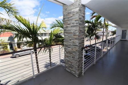 540 74th St 10, Miami Beach, Florida 33141, USA