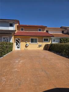 1067 W 37th St, Hialeah, Florida 33012, USA